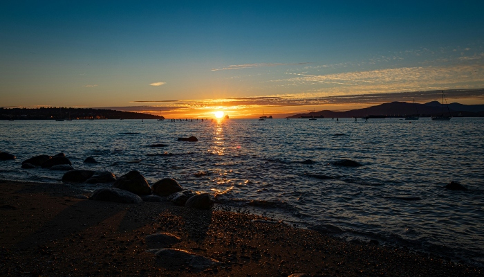 A wonderful sunset to watch from Kitsilano Beach in Vancouver BC should be on bucket list.